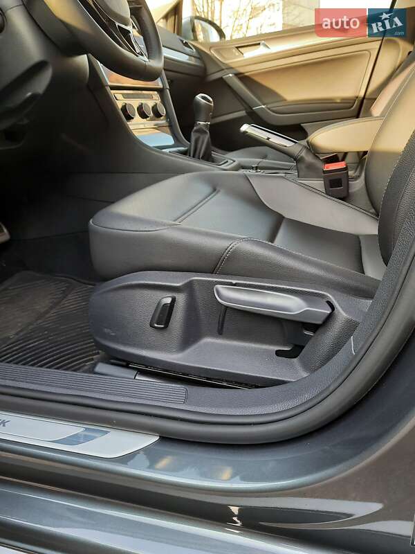 Универсал Volkswagen Golf Alltrack 2018 в Львове