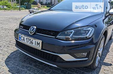 Универсал Volkswagen Golf Alltrack 2017 в Киеве