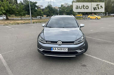 Универсал Volkswagen Golf Alltrack 2018 в Киеве