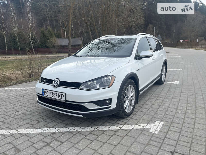 Универсал Volkswagen Golf Alltrack 2017 в Львове