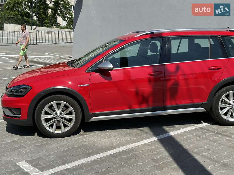 Універсал Volkswagen Golf Alltrack 2016 в Фастові