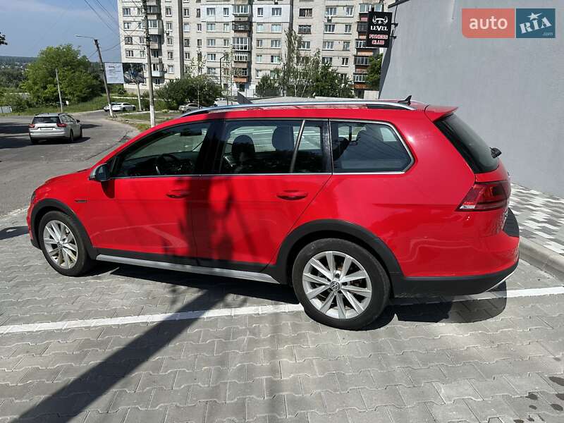 Універсал Volkswagen Golf Alltrack 2016 в Фастові