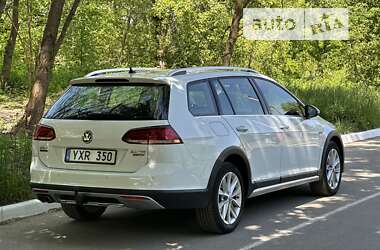 Универсал Volkswagen Golf Alltrack 2017 в Львове