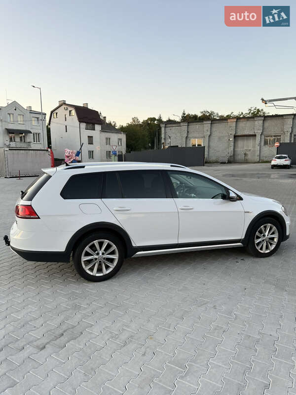 Универсал Volkswagen Golf Alltrack 2016 в Львове