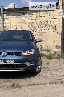 Универсал Volkswagen Golf Alltrack 2016 в Ирпене