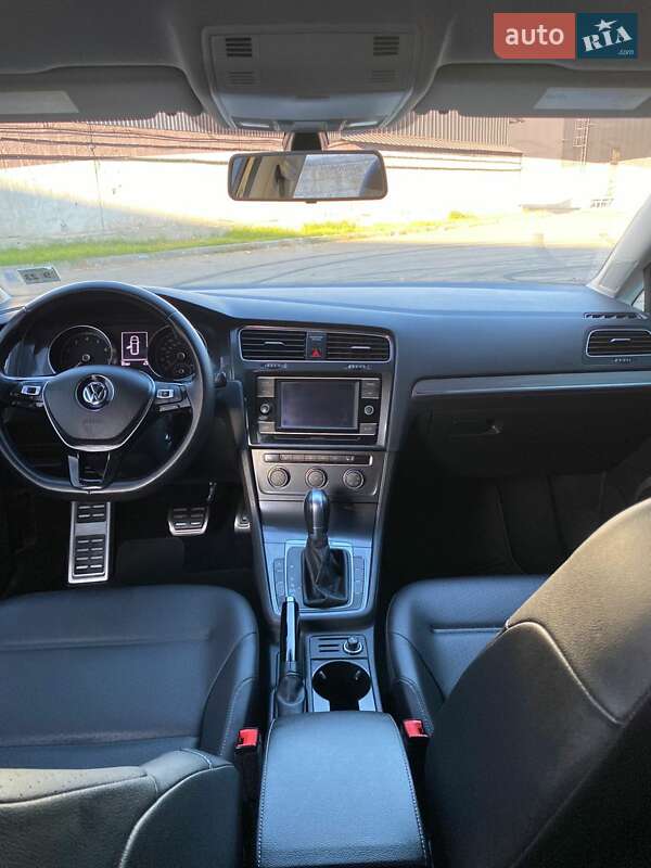 Универсал Volkswagen Golf Alltrack 2017 в Киеве