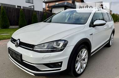 Универсал Volkswagen Golf Alltrack 2016 в Киеве