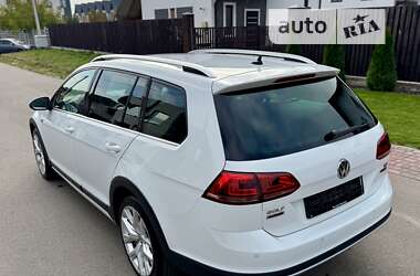 Универсал Volkswagen Golf Alltrack 2016 в Киеве