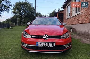 Універсал Volkswagen Golf Alltrack 2016 в 