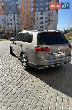 Универсал Volkswagen Golf Alltrack 2016 в 