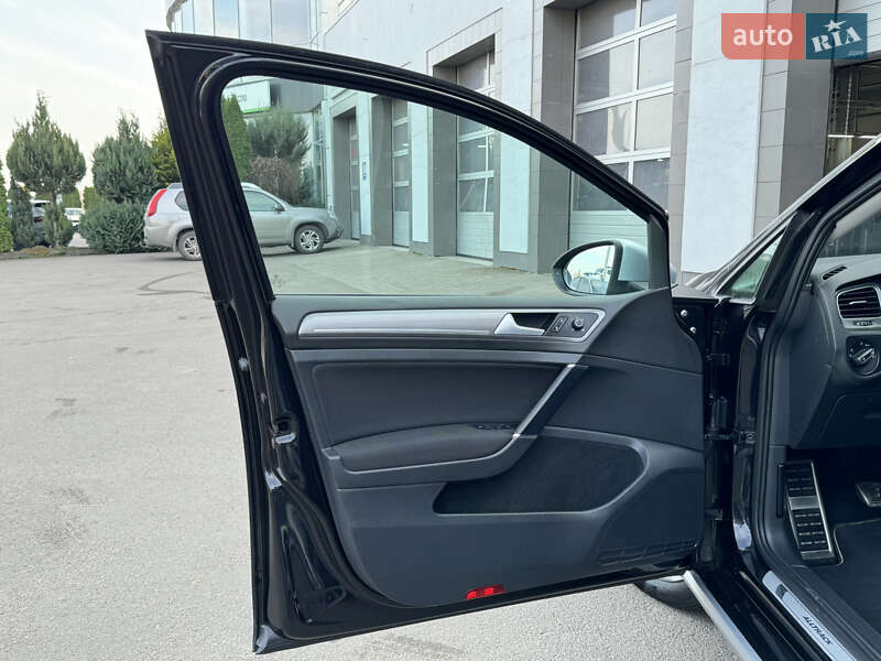 Универсал Volkswagen Golf Alltrack 2016 в Ровно