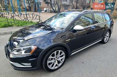 Універсал Volkswagen Golf Alltrack 2017 в 