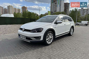 Универсал Volkswagen Golf Alltrack 2017 в Киеве