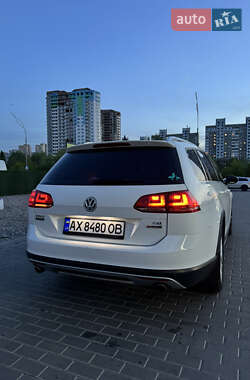 Универсал Volkswagen Golf Alltrack 2017 в 