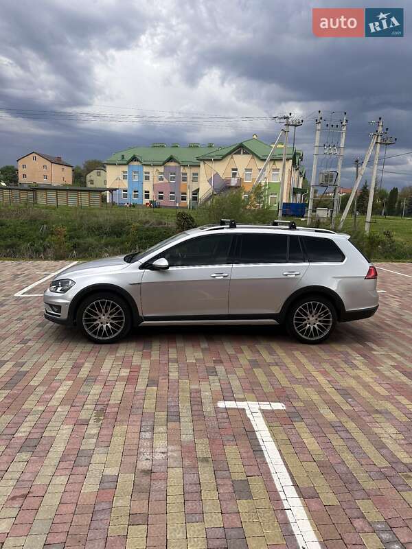 Универсал Volkswagen Golf Alltrack 2016 в Львове
