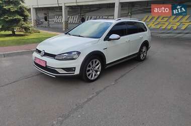 Універсал Volkswagen Golf Alltrack 2017 в 