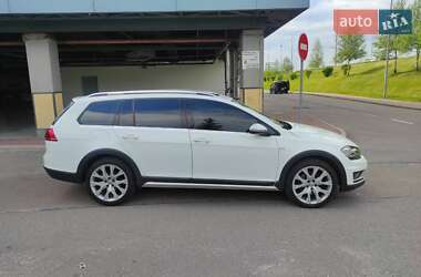 Універсал Volkswagen Golf Alltrack 2017 в 