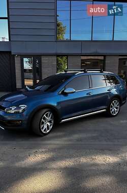 Универсал Volkswagen Golf Alltrack 2017 в 