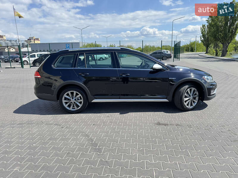 Універсал Volkswagen Golf Alltrack 2017 в Василькові