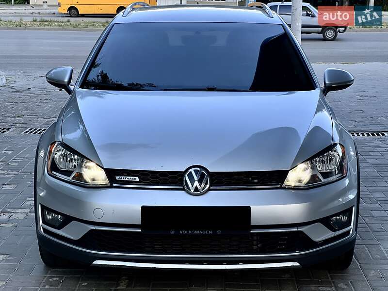 Универсал Volkswagen Golf Alltrack 2016 в Запорожье