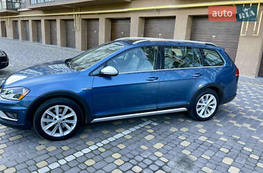 Універсал Volkswagen Golf Alltrack 2017 в 