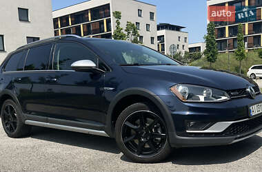 Универсал Volkswagen Golf Alltrack 2016 в Киеве