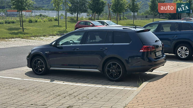 Универсал Volkswagen Golf Alltrack 2016 в Киеве