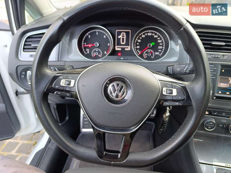Универсал Volkswagen Golf Alltrack 2016 в Житомире
