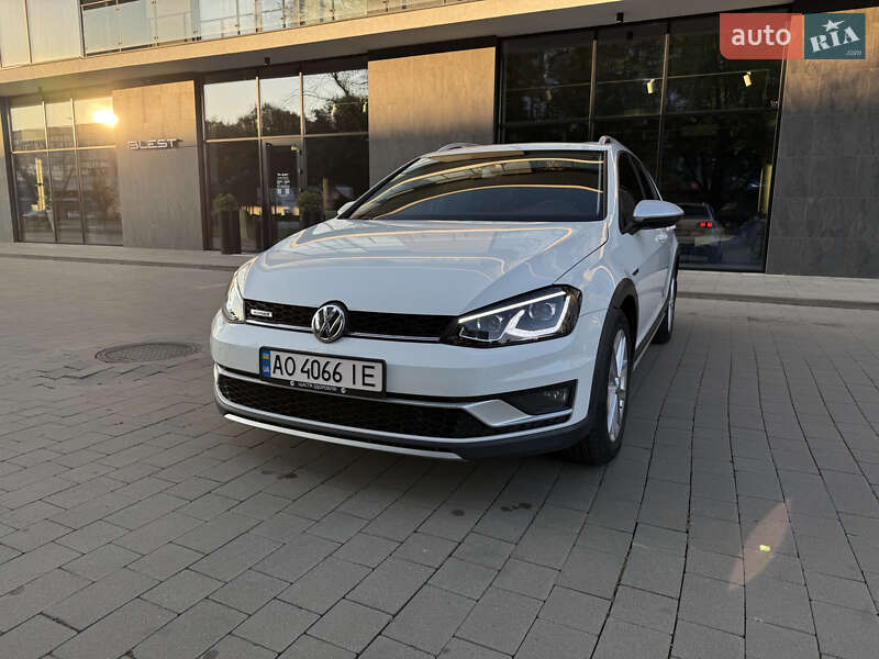 Универсал Volkswagen Golf Alltrack 2016 в Ужгороде