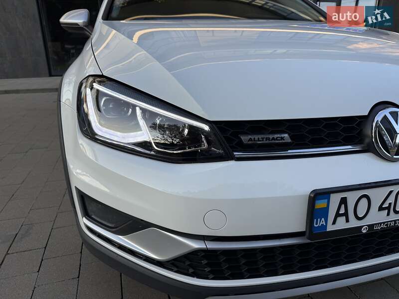 Универсал Volkswagen Golf Alltrack 2016 в Ужгороде