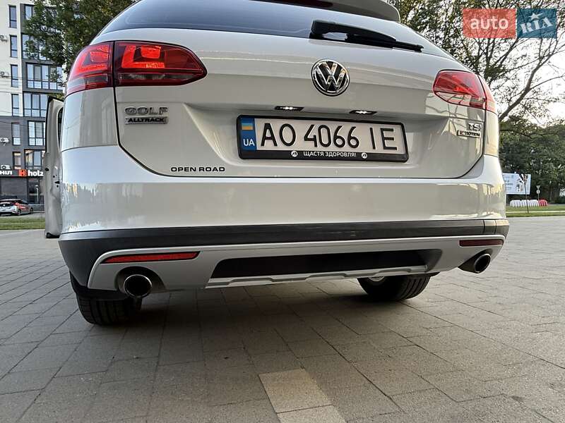 Универсал Volkswagen Golf Alltrack 2016 в Ужгороде