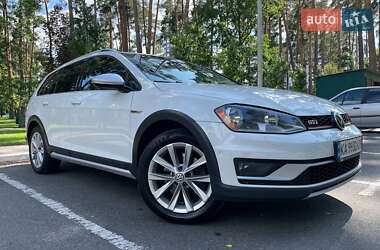 Универсал Volkswagen Golf Alltrack 2017 в Киеве