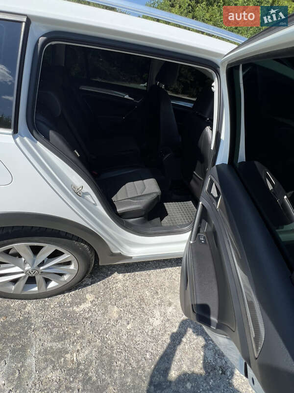 Универсал Volkswagen Golf Alltrack 2016 в Сумах