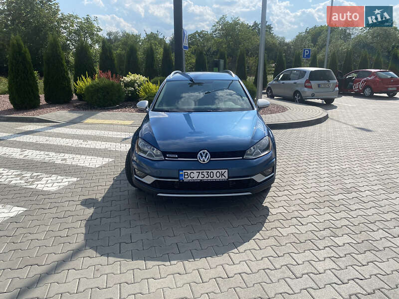 Универсал Volkswagen Golf Alltrack 2016 в Львове
