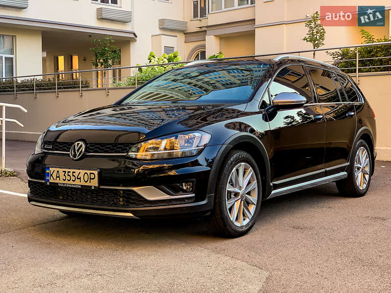 Универсал Volkswagen Golf Alltrack 2017 в Киеве