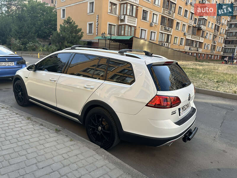 Универсал Volkswagen Golf Alltrack 2016 в Одессе