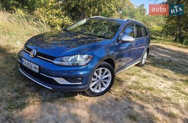 Універсал Volkswagen Golf Alltrack 2019 в Києві