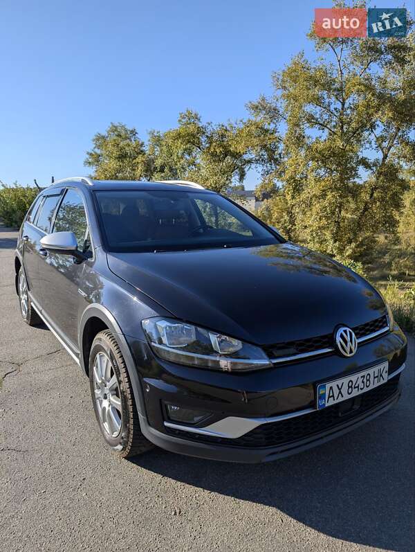 Универсал Volkswagen Golf Alltrack 2017 в Киеве