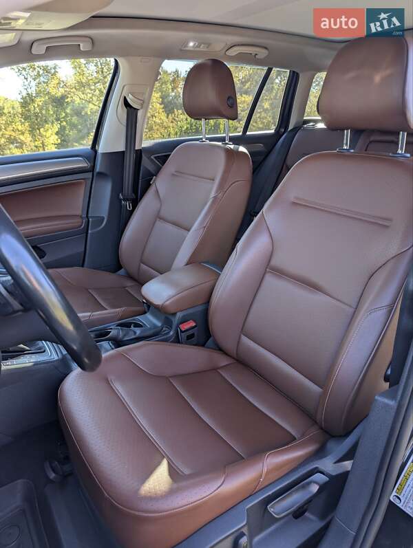 Универсал Volkswagen Golf Alltrack 2017 в Киеве