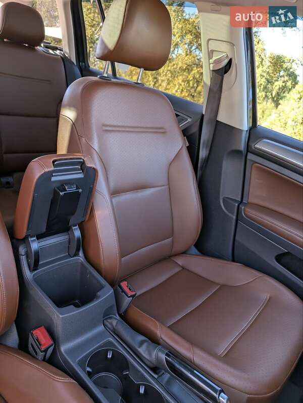 Универсал Volkswagen Golf Alltrack 2017 в Киеве