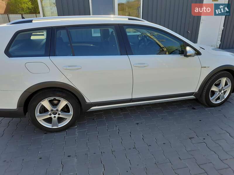 Универсал Volkswagen Golf Alltrack 2017 в Полтаве