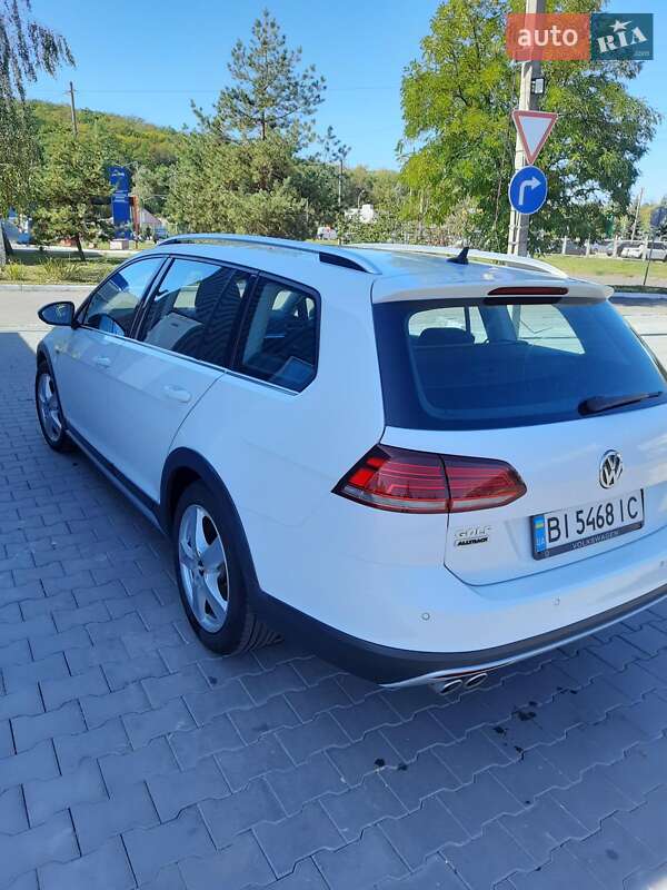 Универсал Volkswagen Golf Alltrack 2017 в Полтаве