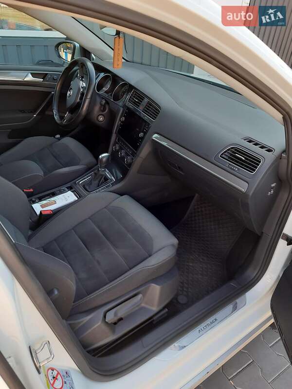 Универсал Volkswagen Golf Alltrack 2017 в Полтаве