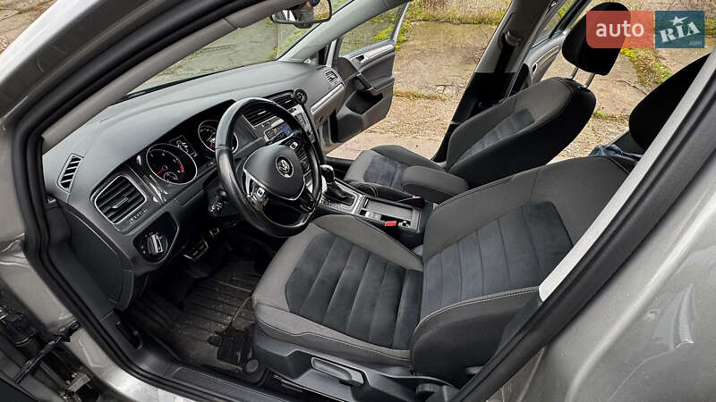 Универсал Volkswagen Golf Alltrack 2015 в Киеве