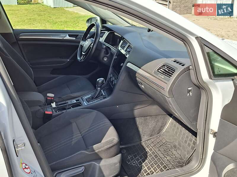 Универсал Volkswagen Golf Alltrack 2018 в Борщеве