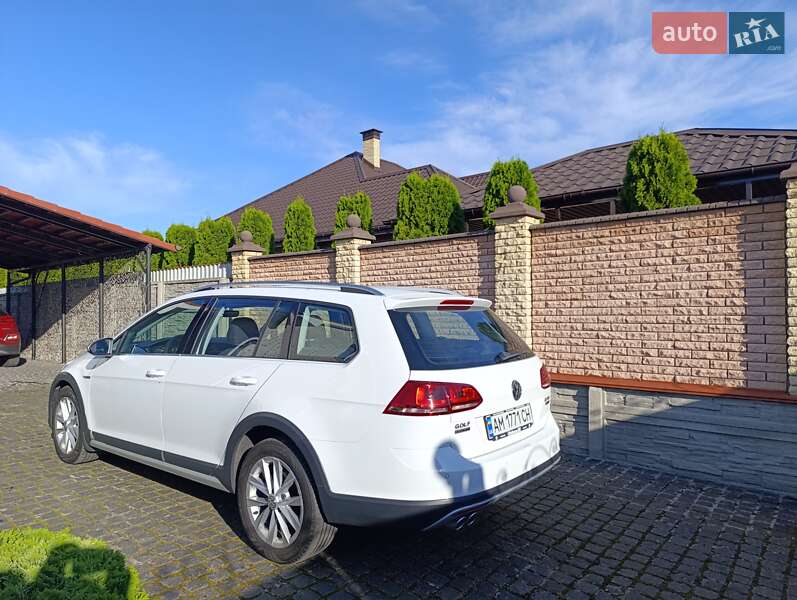 Универсал Volkswagen Golf Alltrack 2016 в Житомире