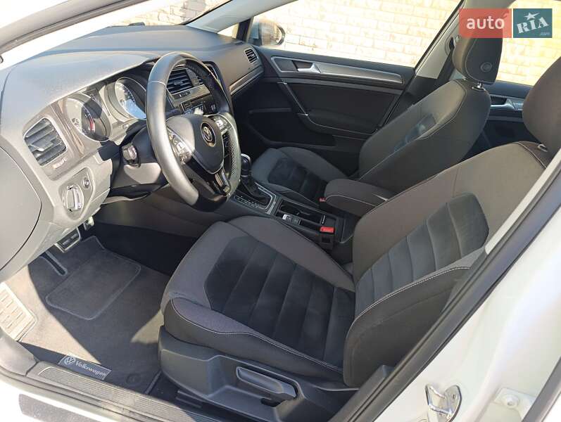 Универсал Volkswagen Golf Alltrack 2016 в Житомире