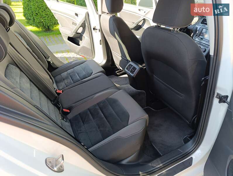 Универсал Volkswagen Golf Alltrack 2016 в Житомире