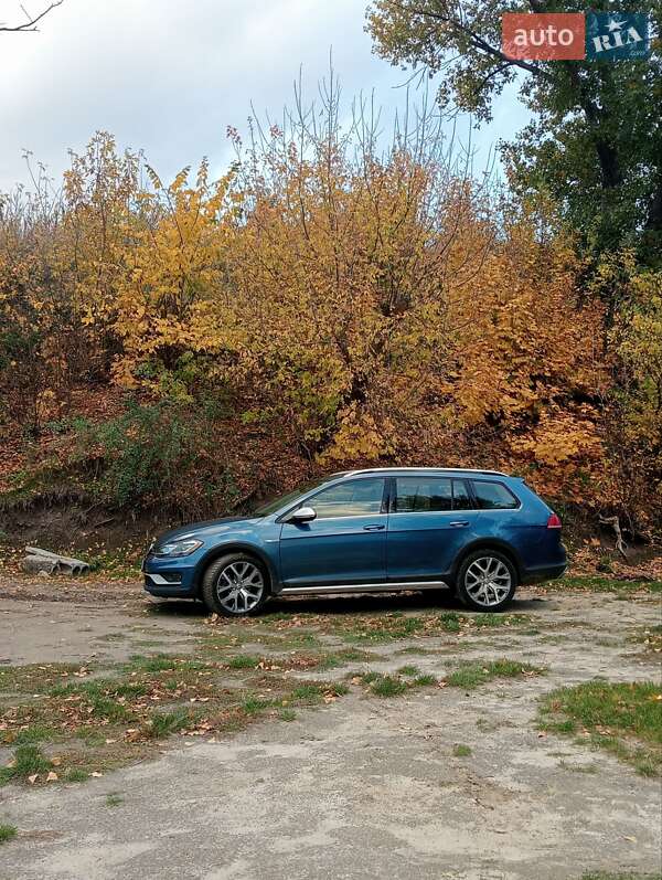 Универсал Volkswagen Golf Alltrack 2019 в Днепре
