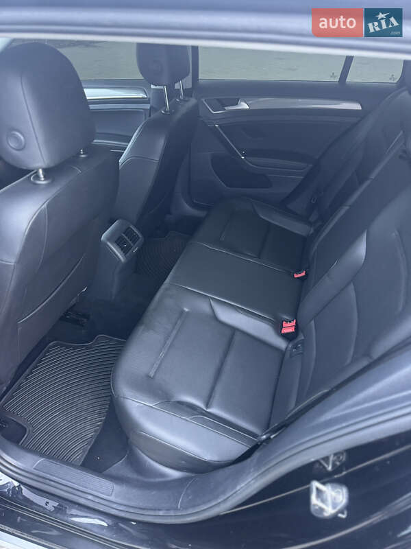 Универсал Volkswagen Golf Alltrack 2019 в Владимире фото 38 Универсал Volkswagen Golf Alltrack 2019 в Владимире